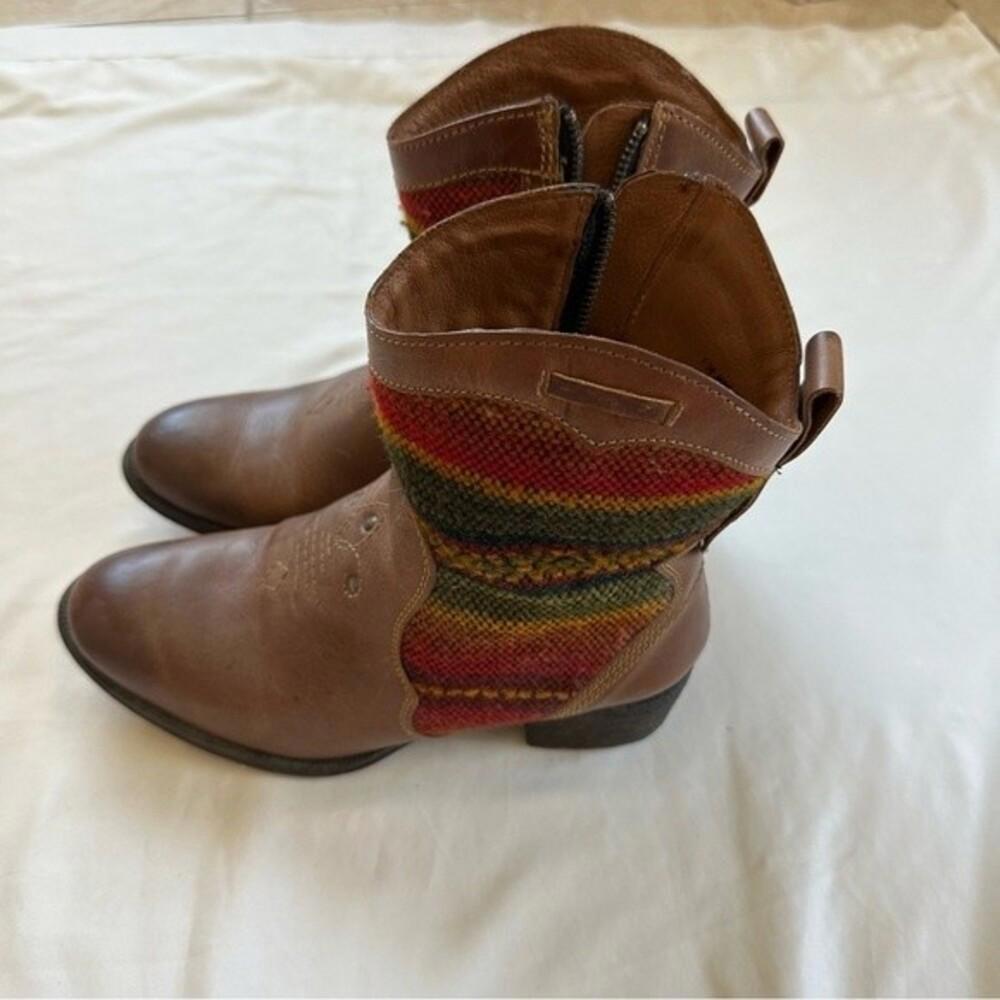 BORN MOE3 Western Boots - Picture 3 of 9